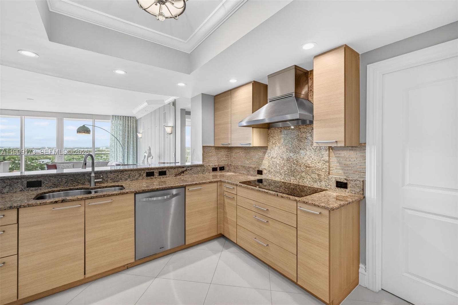 PLAZA AT OCEANSIDE (THE) - Residential