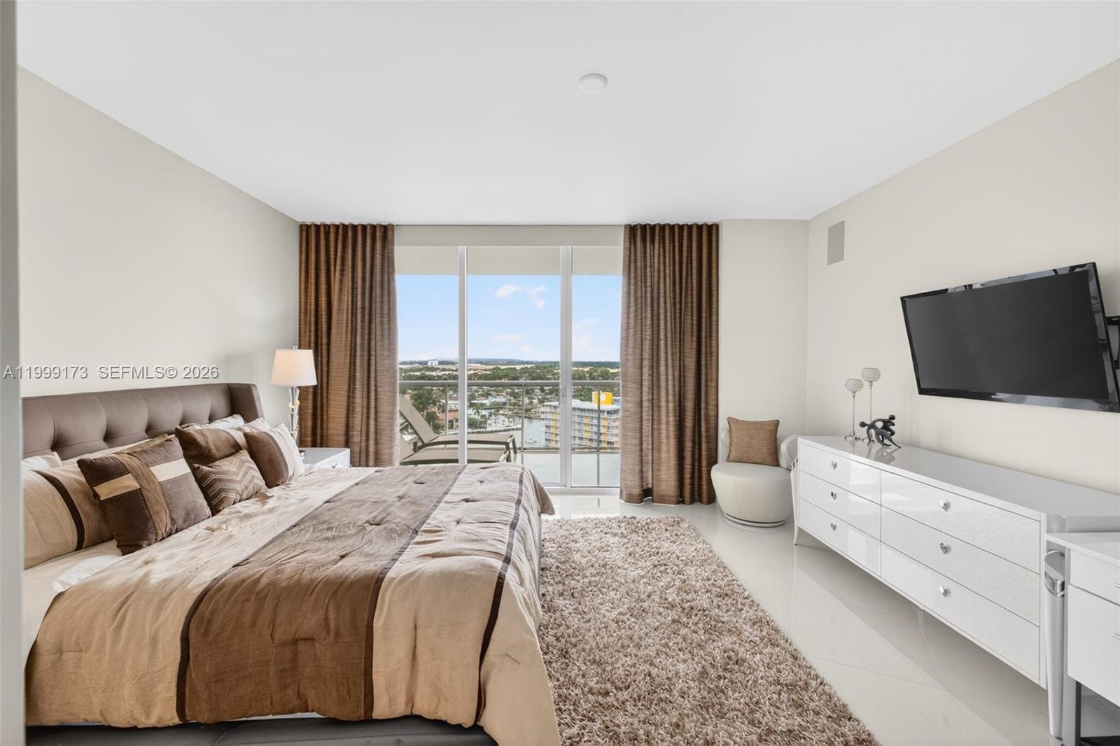 PLAZA AT OCEANSIDE (THE) - Residential