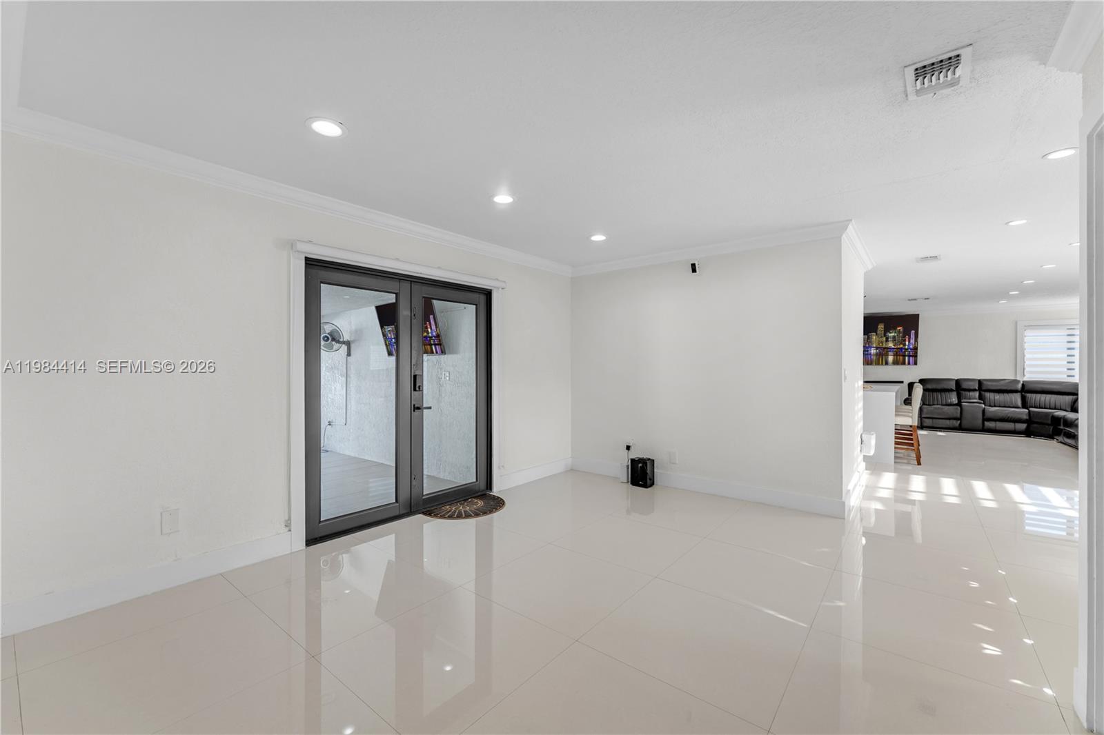 APACHE SUB - Residential