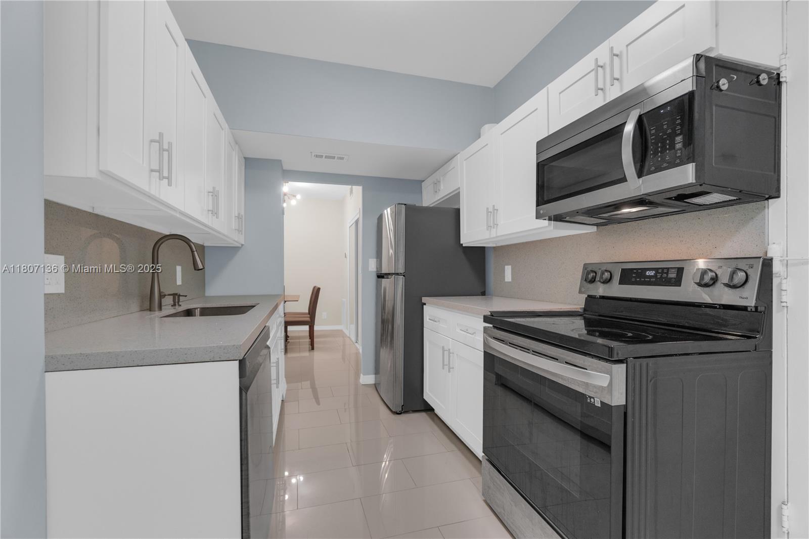 HILLCREST NO 21 CONDO - Residential