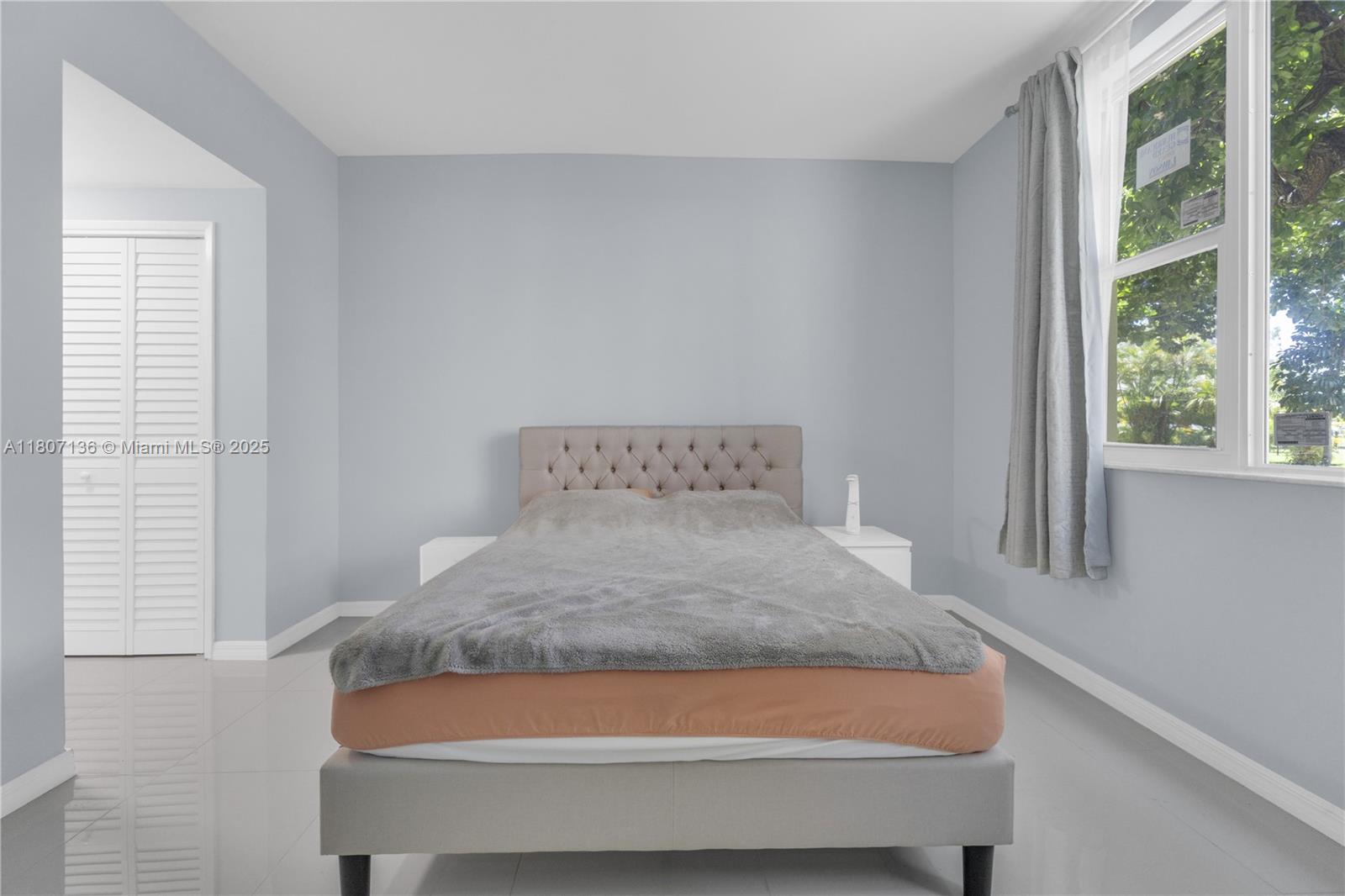 HILLCREST NO 21 CONDO - Residential