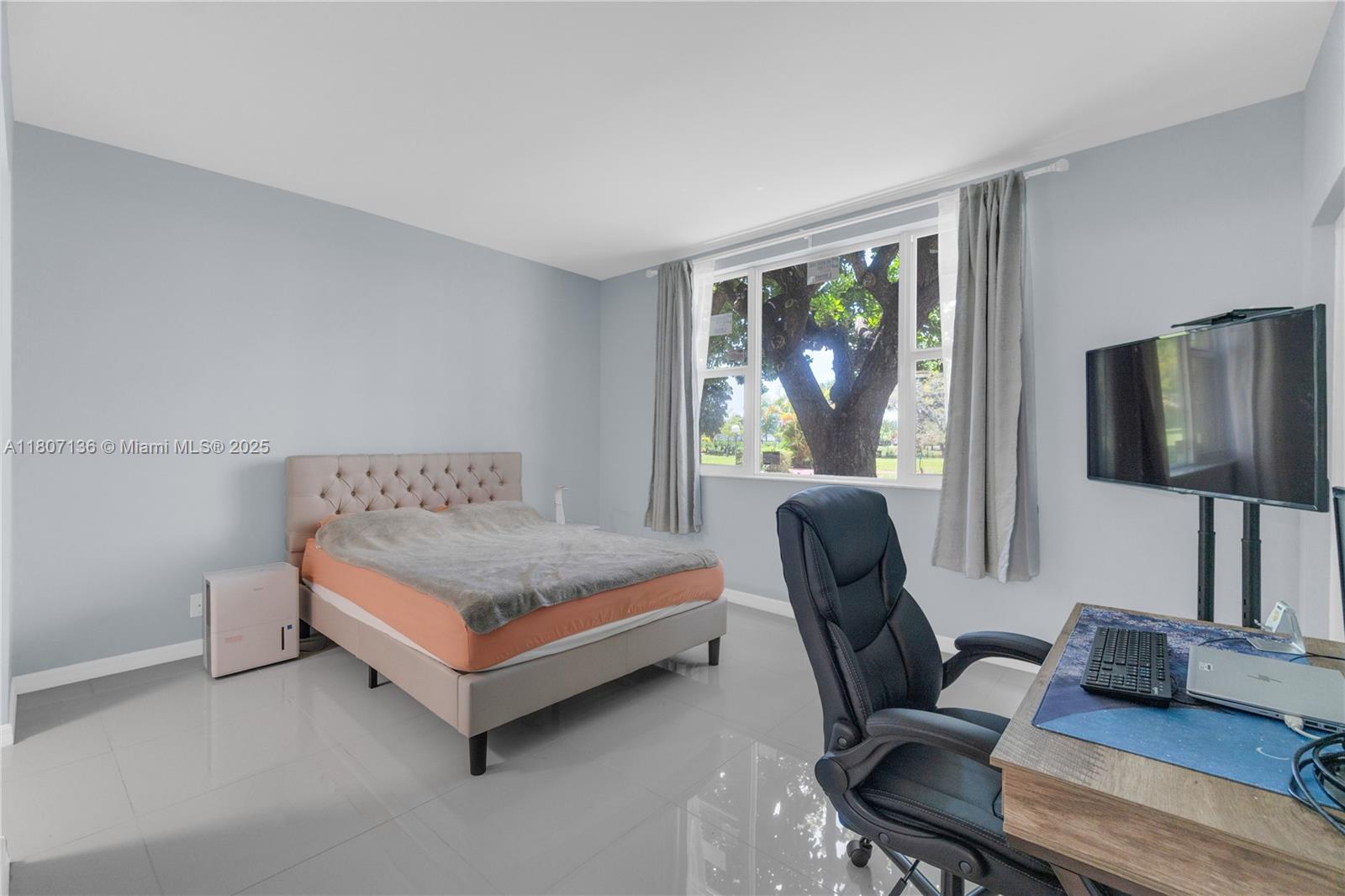 HILLCREST NO 21 CONDO - Residential