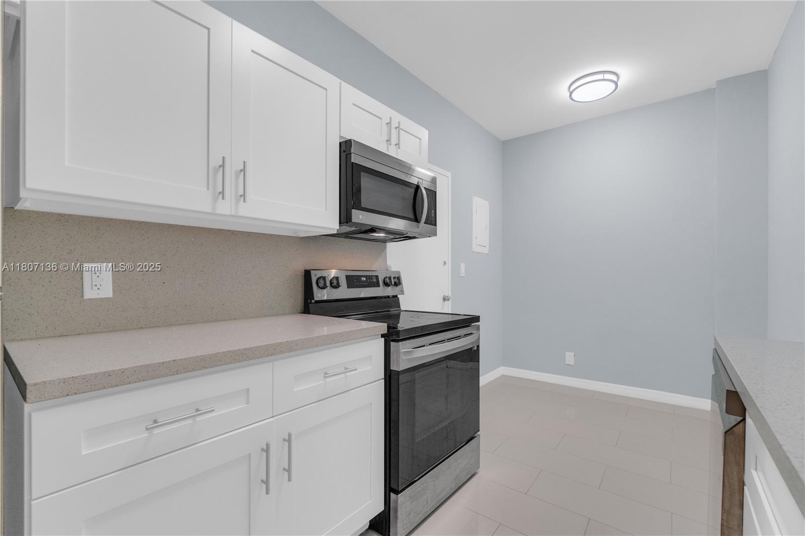 HILLCREST NO 21 CONDO - Residential