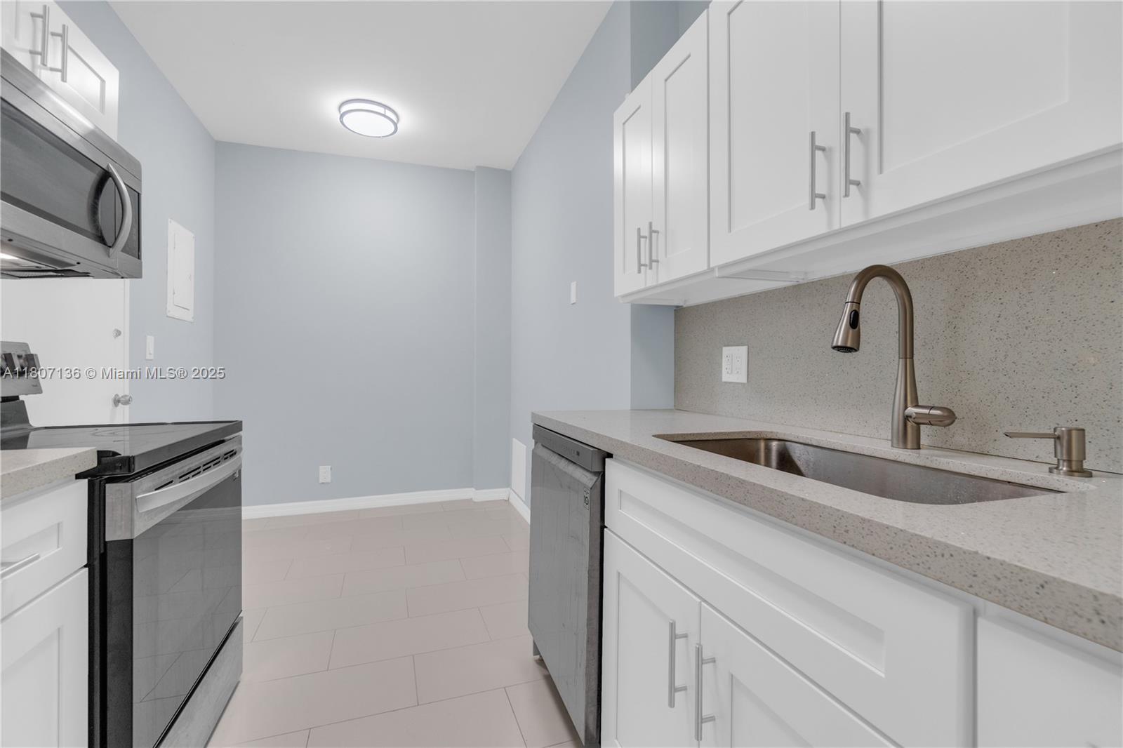 HILLCREST NO 21 CONDO - Residential