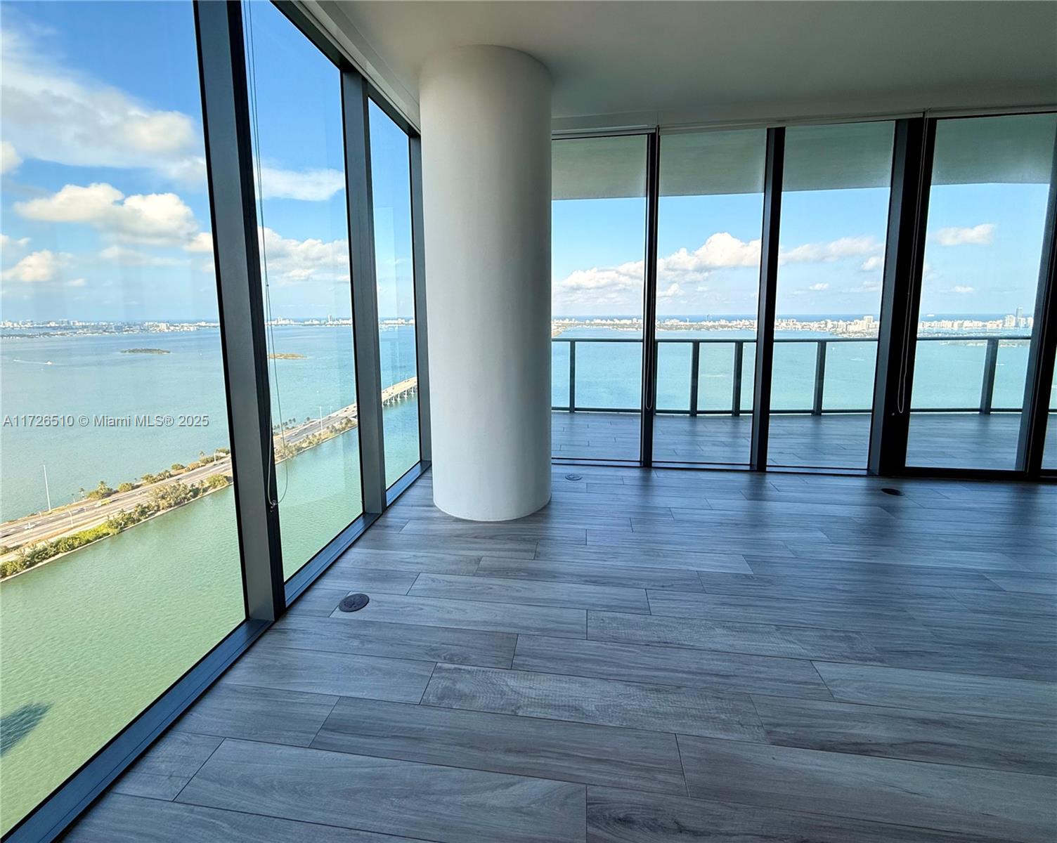 ONE PARAISO CONDO - Residential
