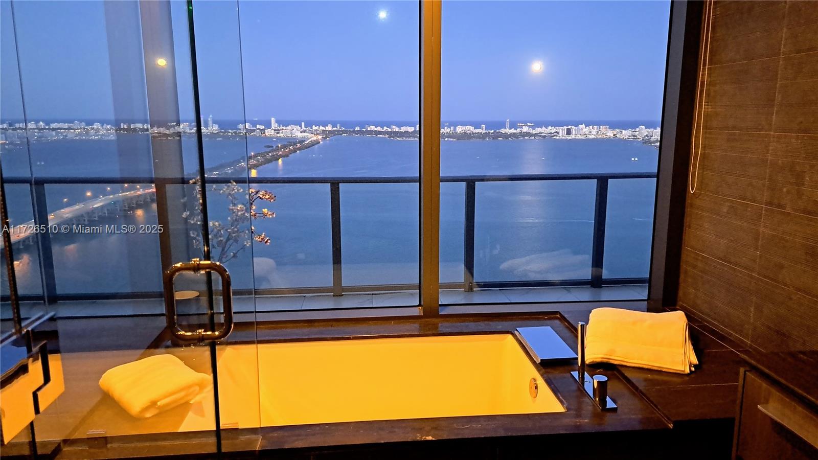 ONE PARAISO CONDO - Residential