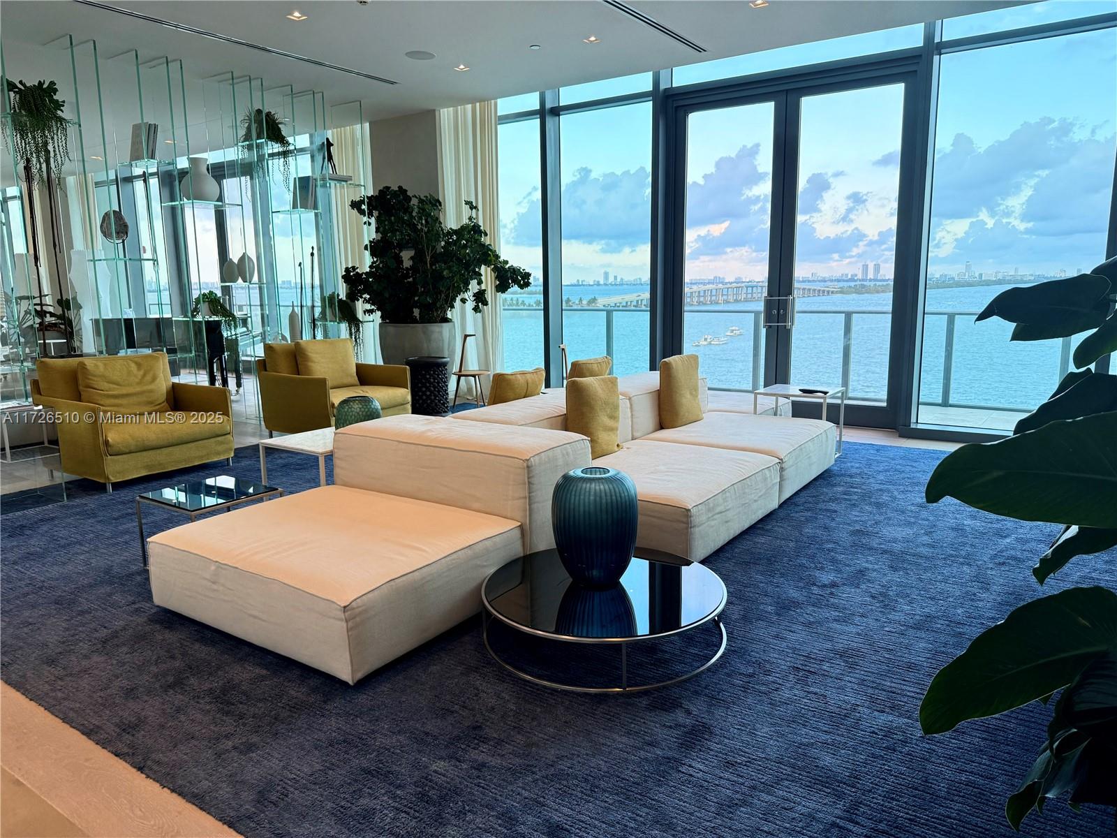 ONE PARAISO CONDO - Residential