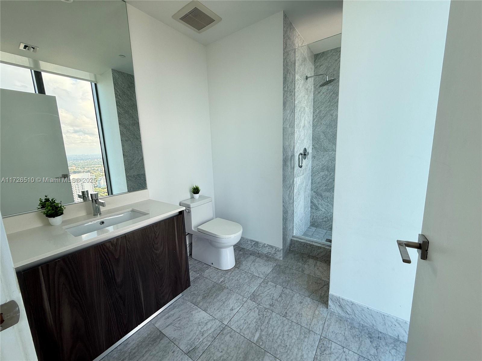 ONE PARAISO CONDO - Residential