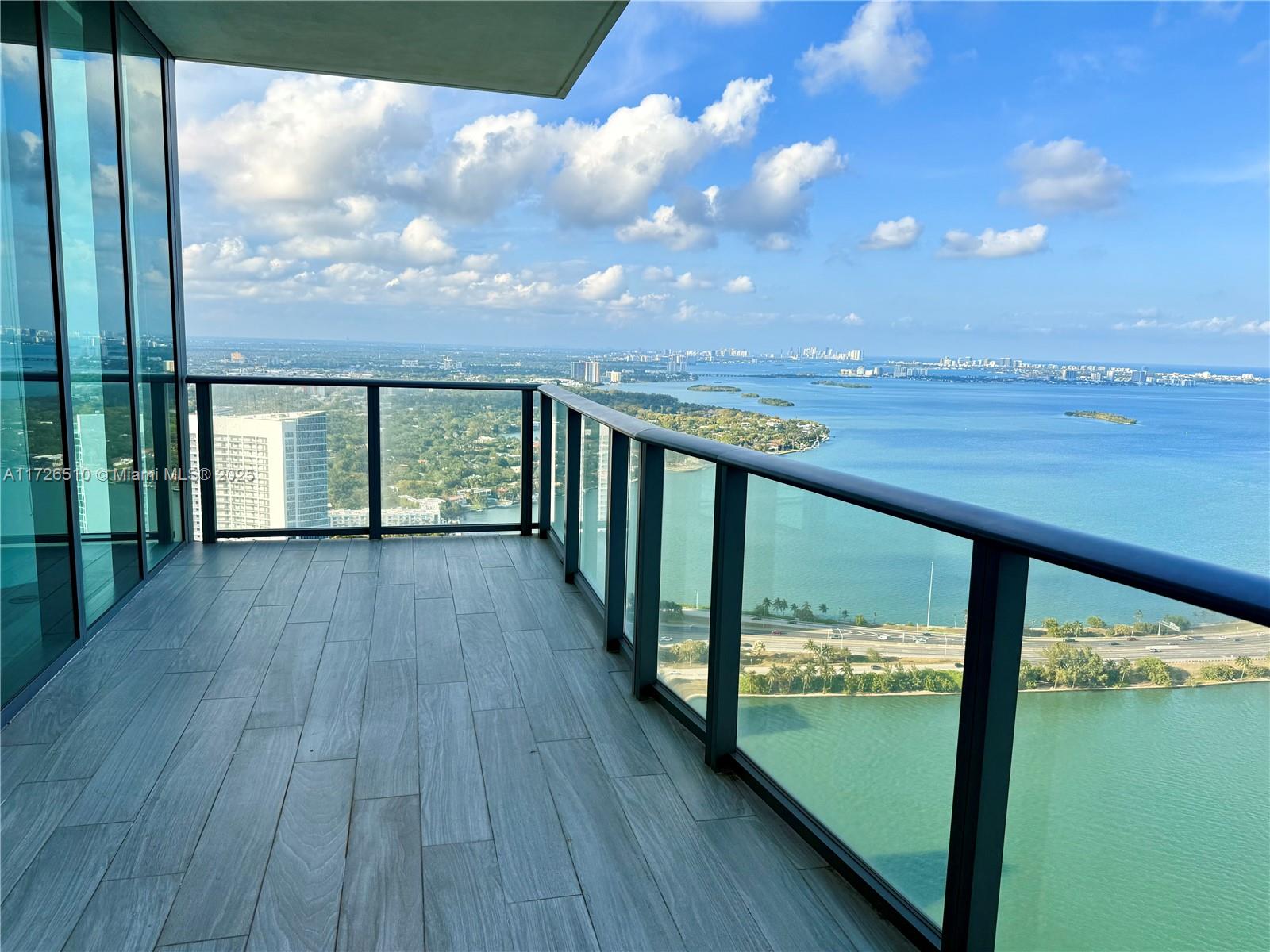 ONE PARAISO CONDO - Residential