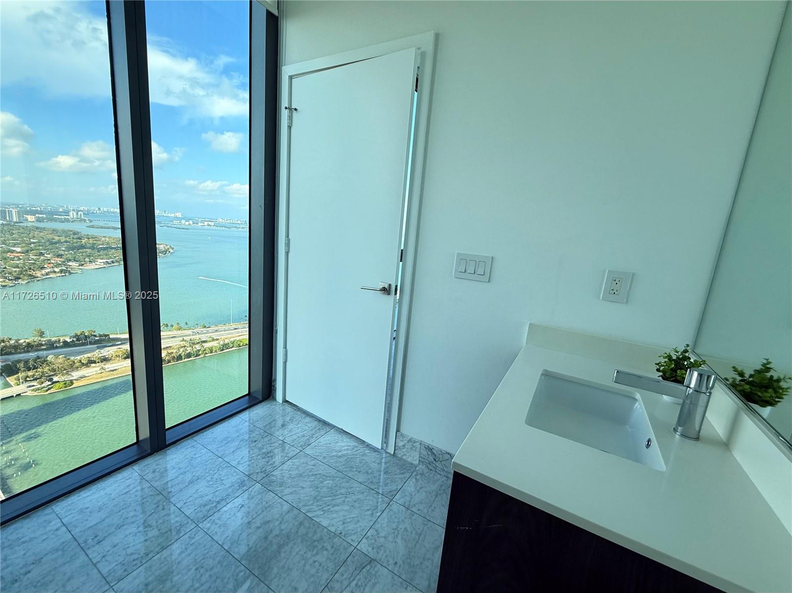 ONE PARAISO CONDO - Residential