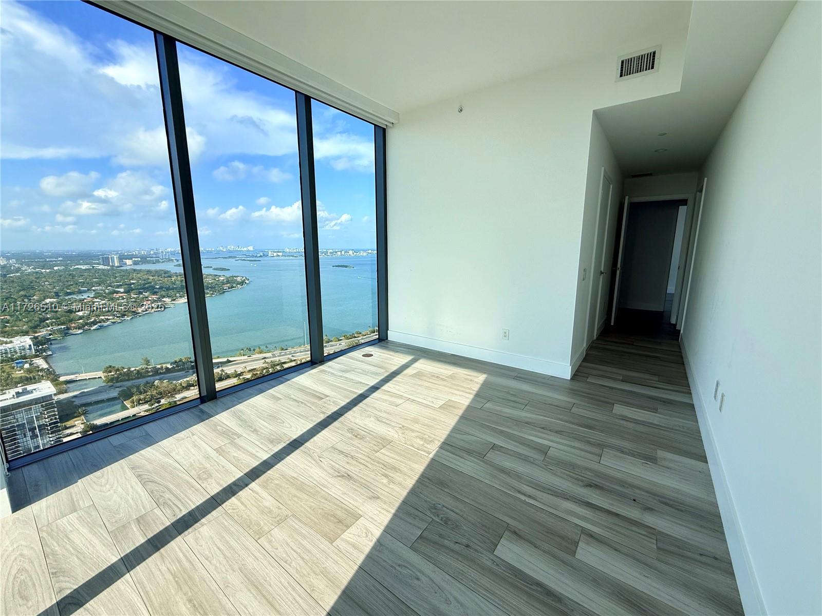ONE PARAISO CONDO - Residential