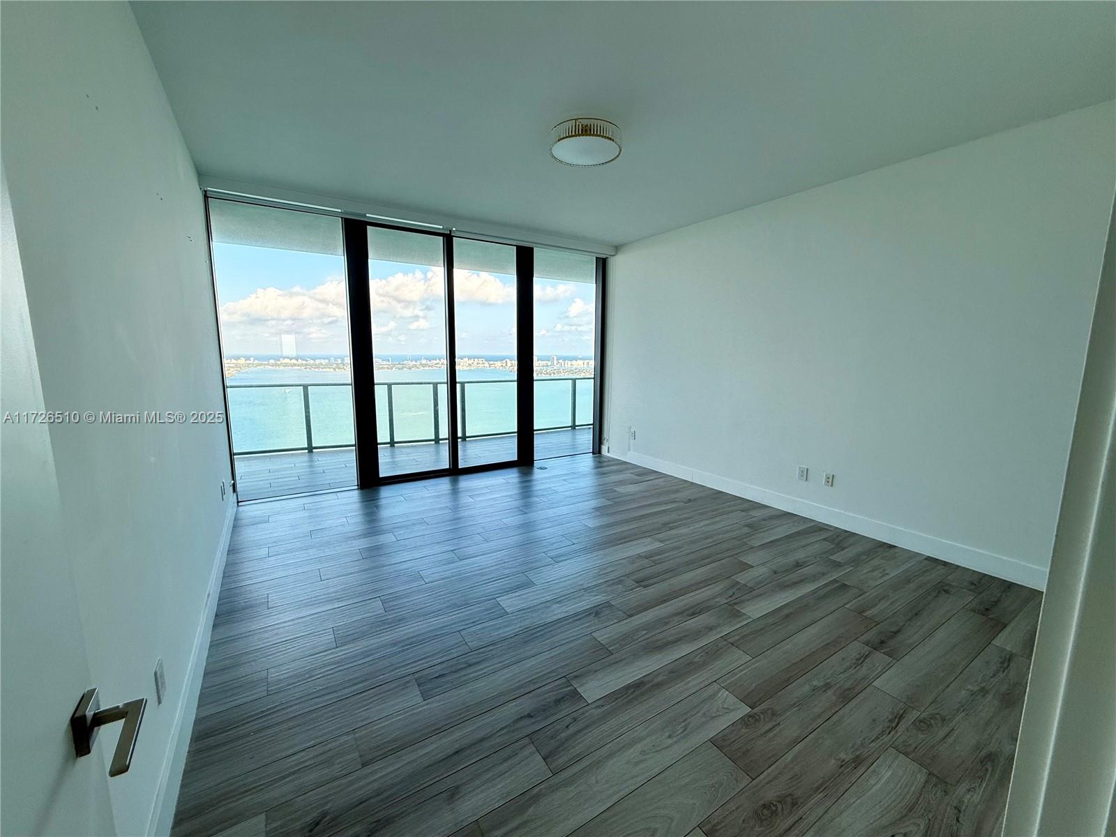 ONE PARAISO CONDO - Residential