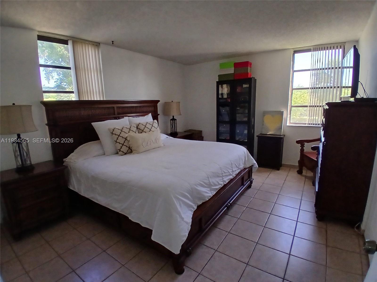 VISTA DEL LAGO CONDO PH 2 - Residential