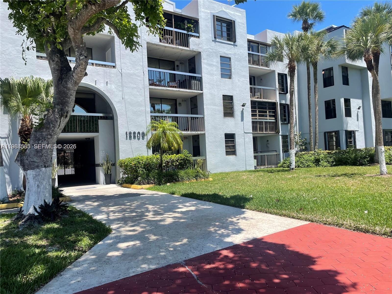 VISTA DEL LAGO CONDO PH 2 - Residential