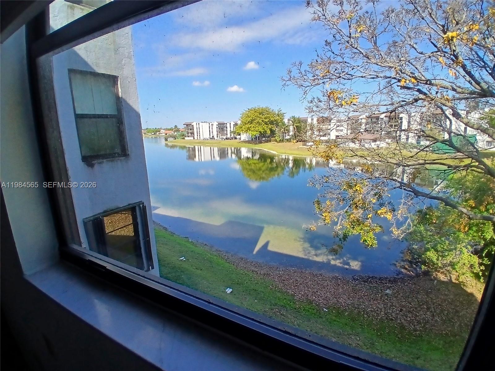 VISTA DEL LAGO CONDO PH 2 - Residential