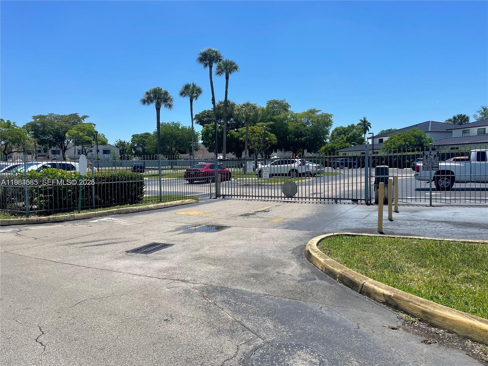 VISTA DEL LAGO CONDO PH 2 - Residential