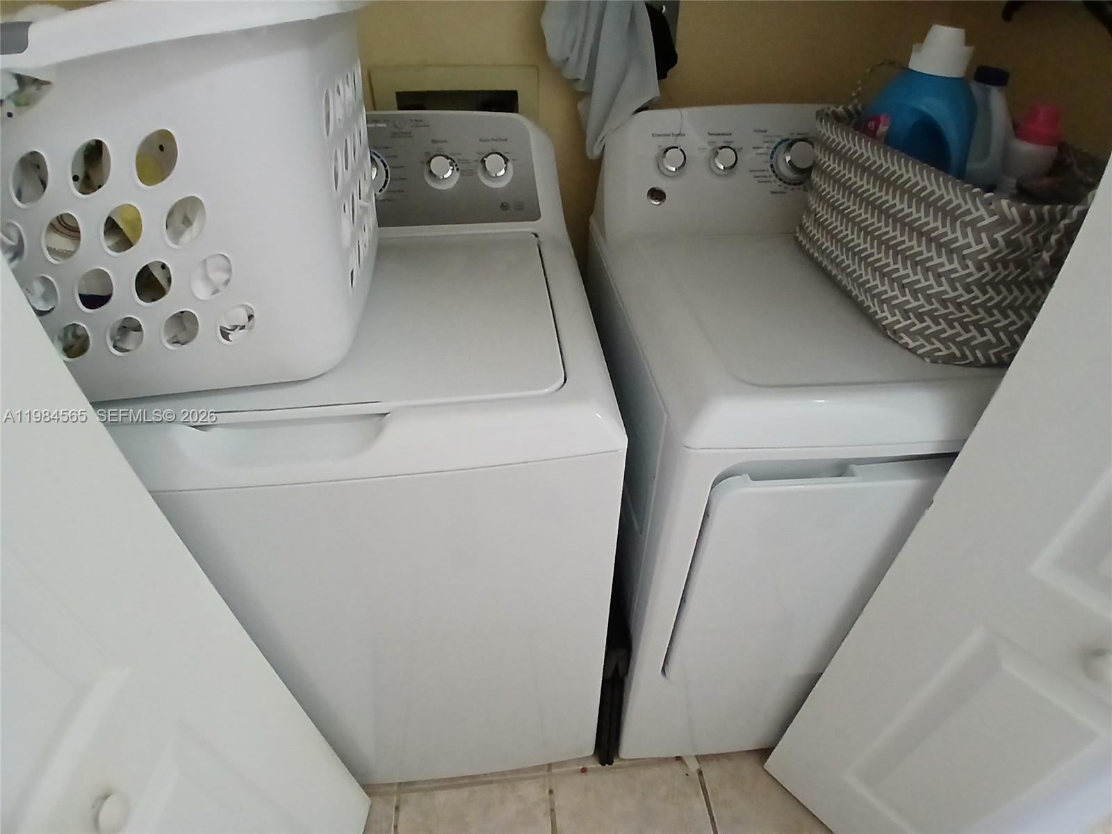 VISTA DEL LAGO CONDO PH 2 - Residential