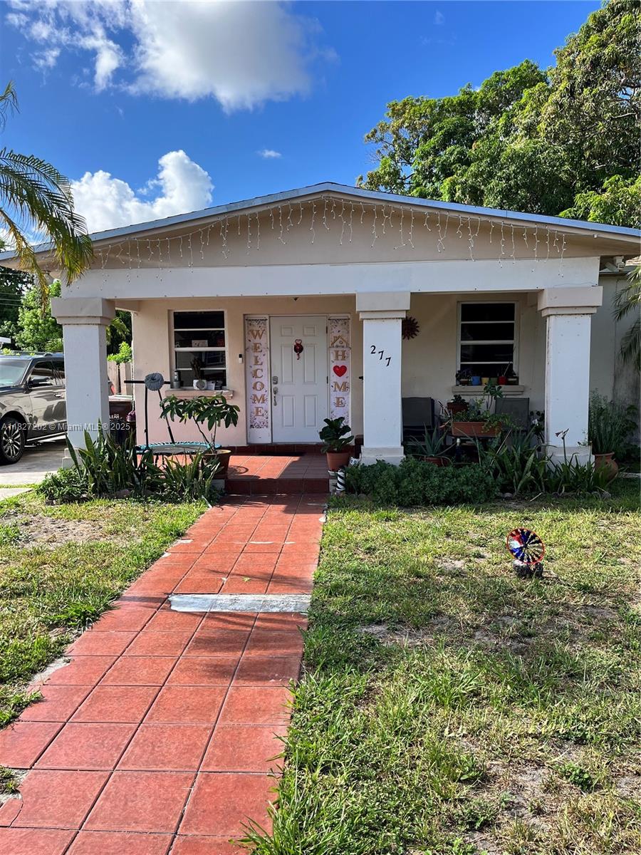 Perfect for families or those who love outdoor activities. The spacious backyard offers plenty of room for gatherings, gardening, or simply relaxing. convenient location with quick access to shopping