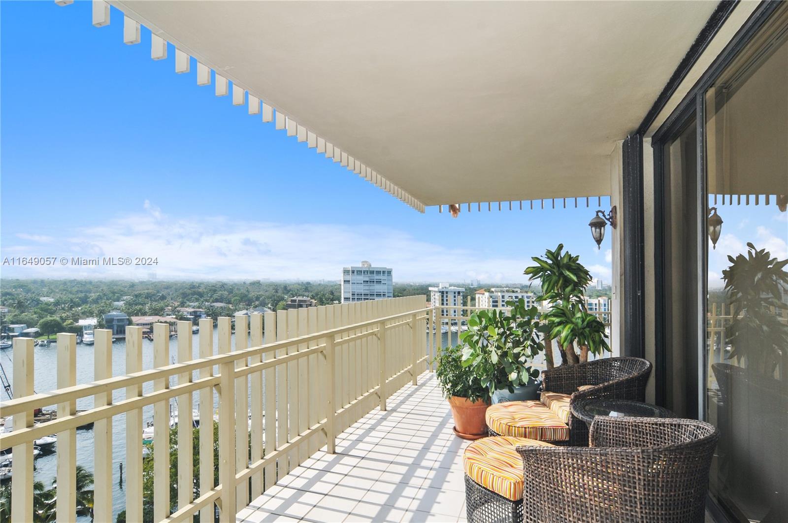 3 Grove Isle Dr C1110
