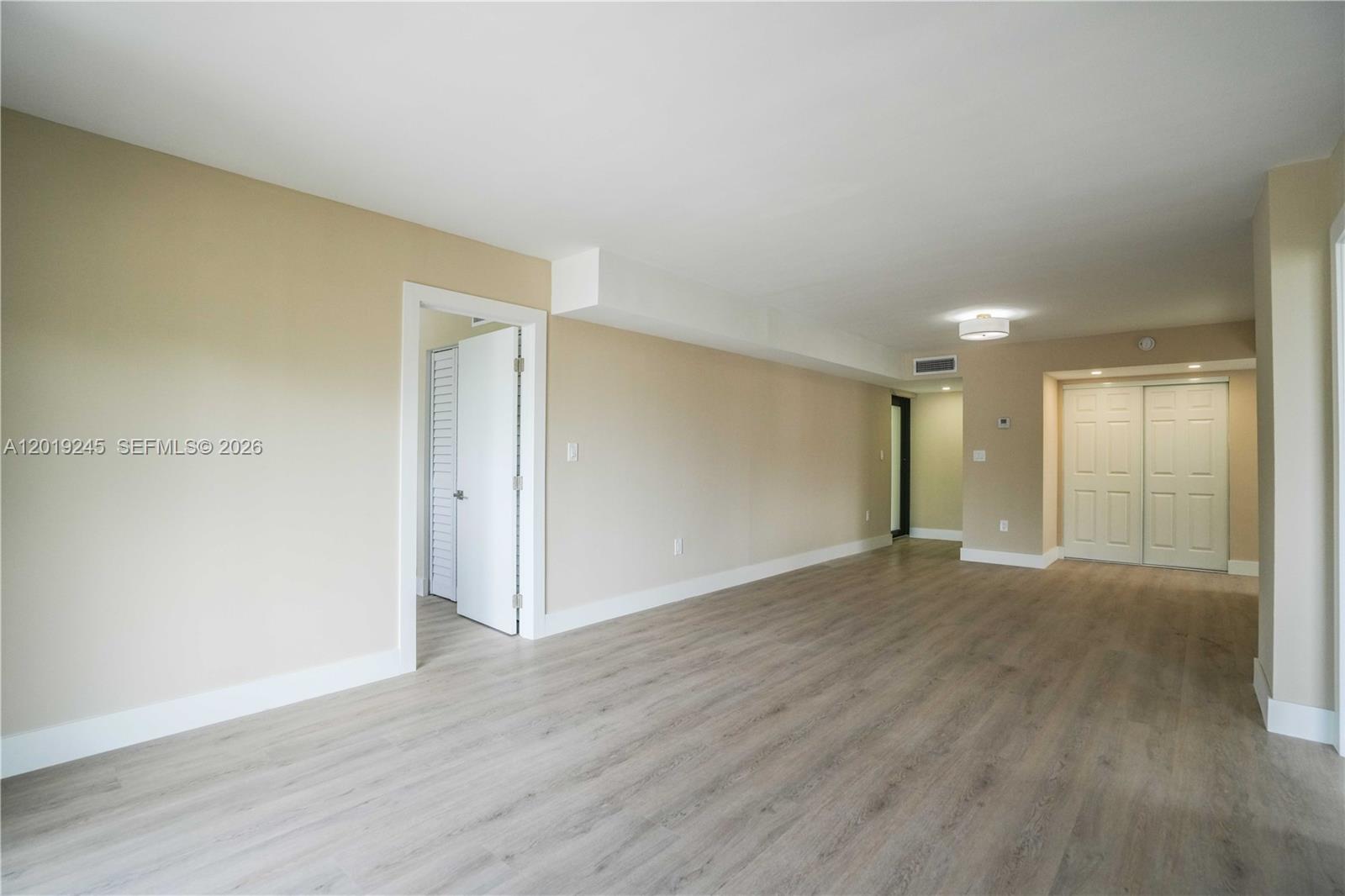 6960 Rue Vendome 201