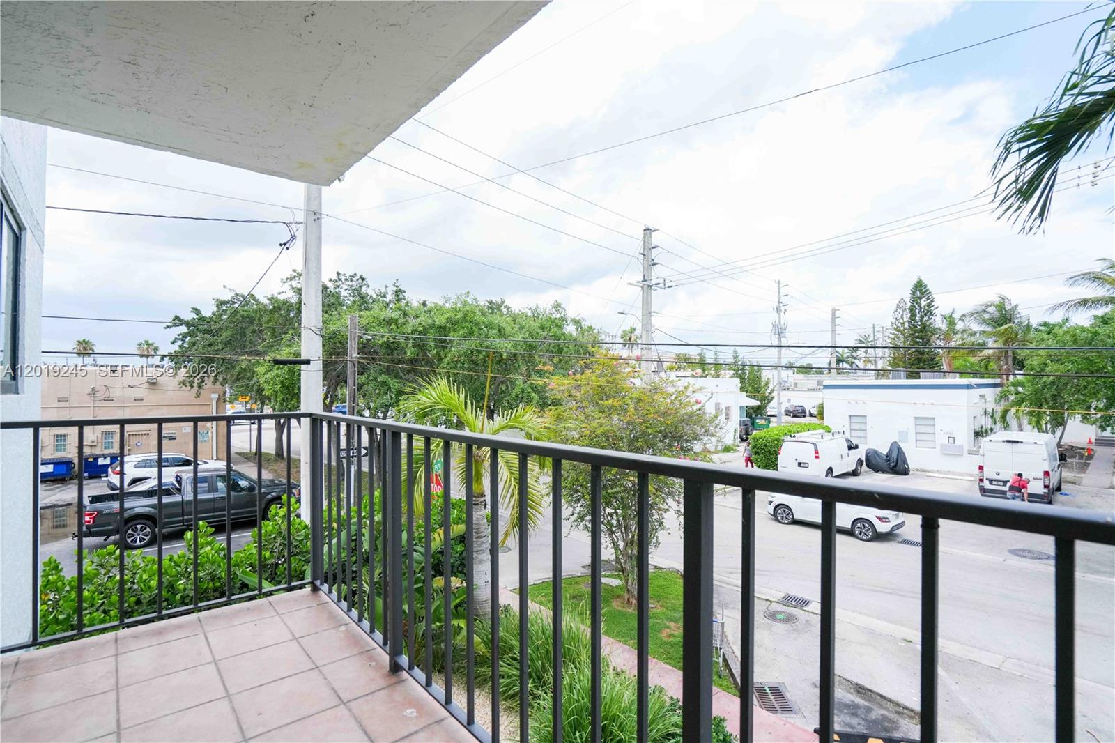 6960 Rue Vendome 201