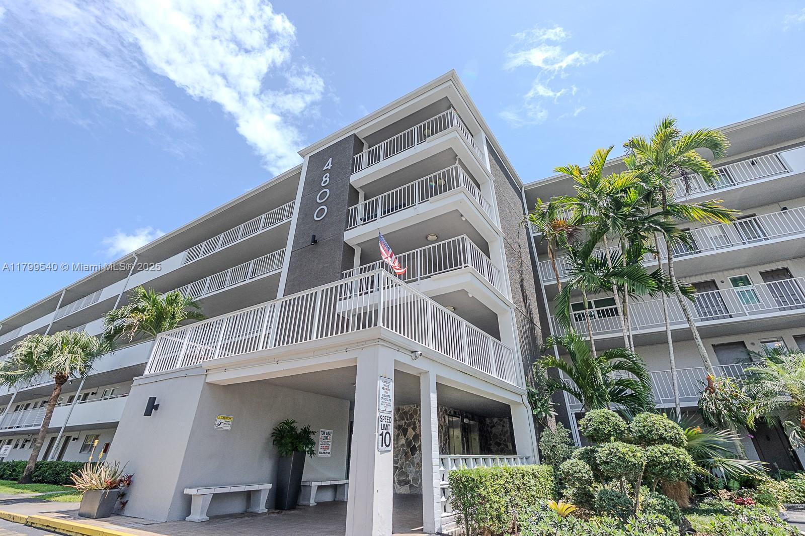 Property for Sale at 4800 Hillcrest Ln 311, Hollywood, Broward County, Florida - Bedrooms: 2 
Bathrooms: 2  - $160,000