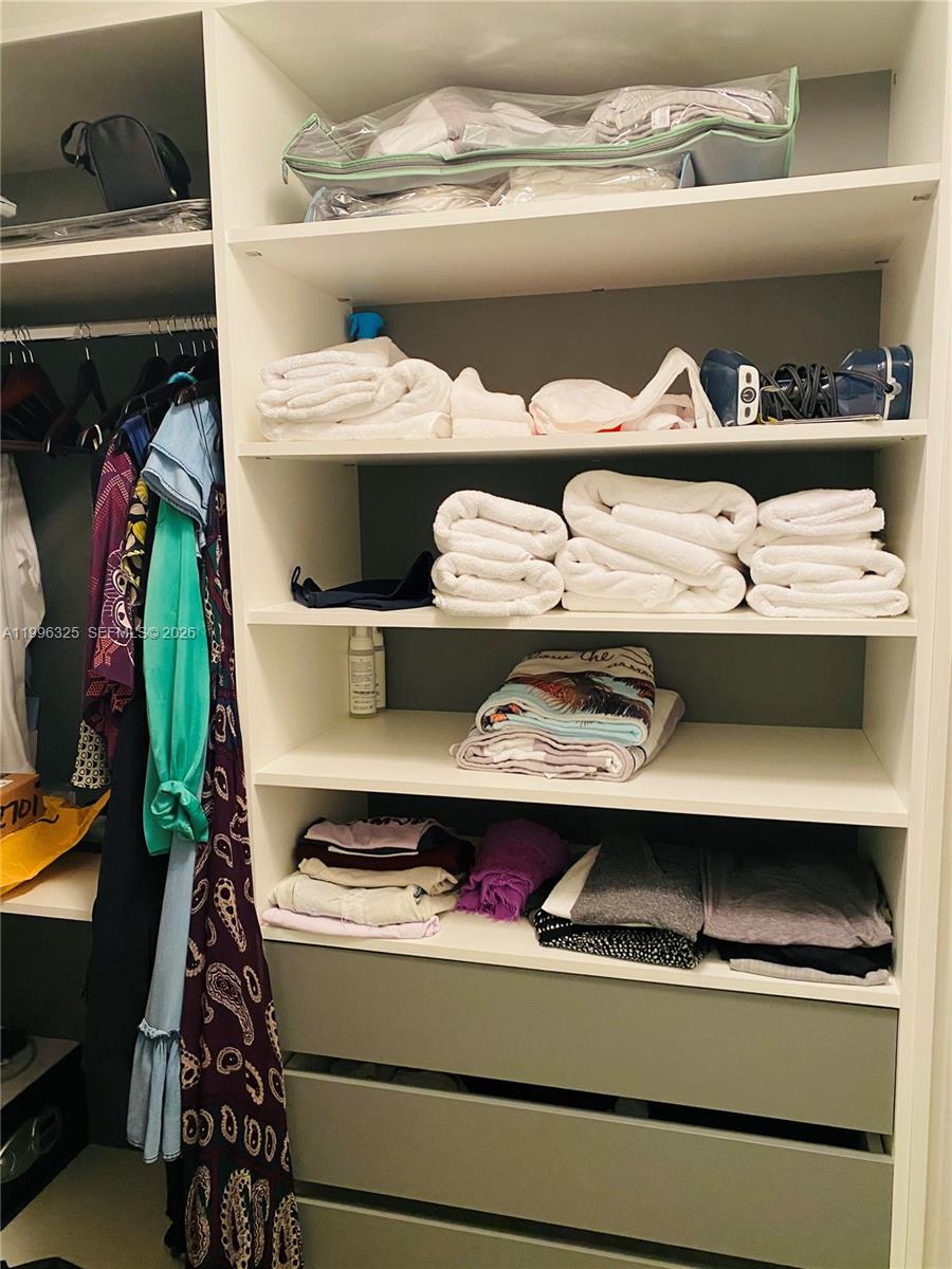 BISCAYNE BEACH CONDO - Residential Lease