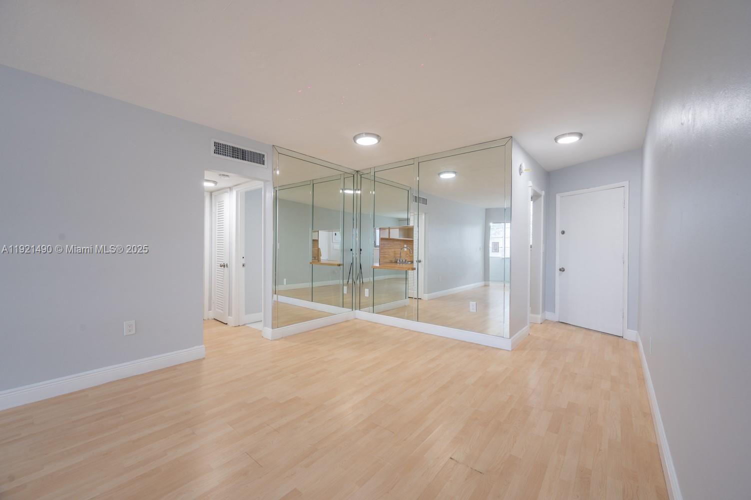 1651 NE Miami Gardens Dr 204