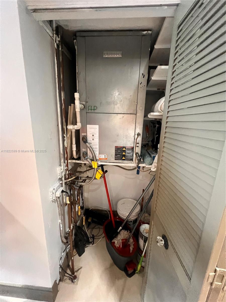 MAINSAIL CONDOMINIUM - Residential