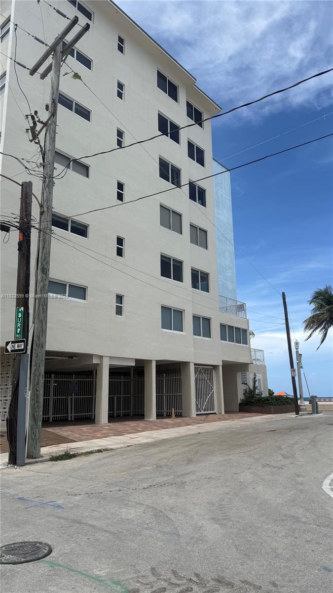 MAINSAIL CONDOMINIUM - Residential