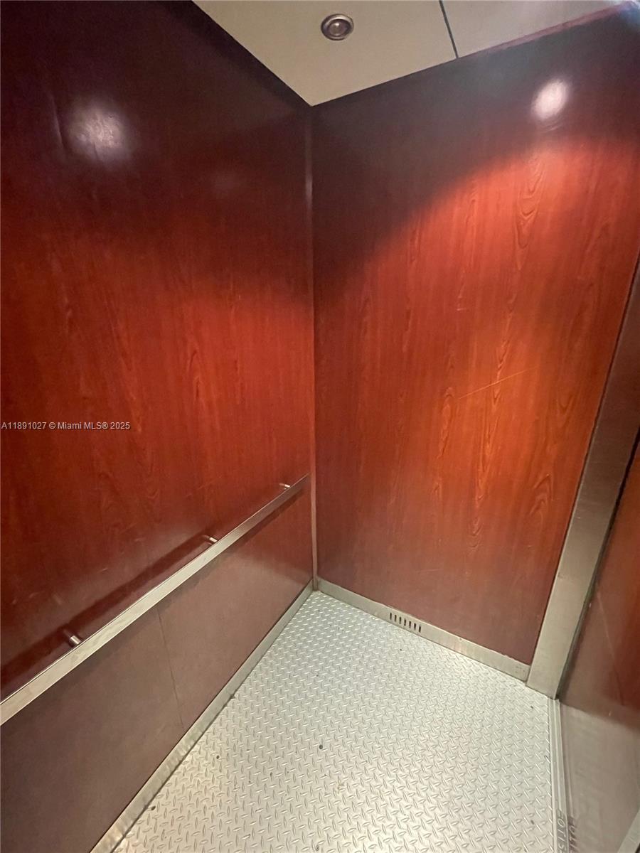 BAYVIEW PALMS CONDO - Residential Lease