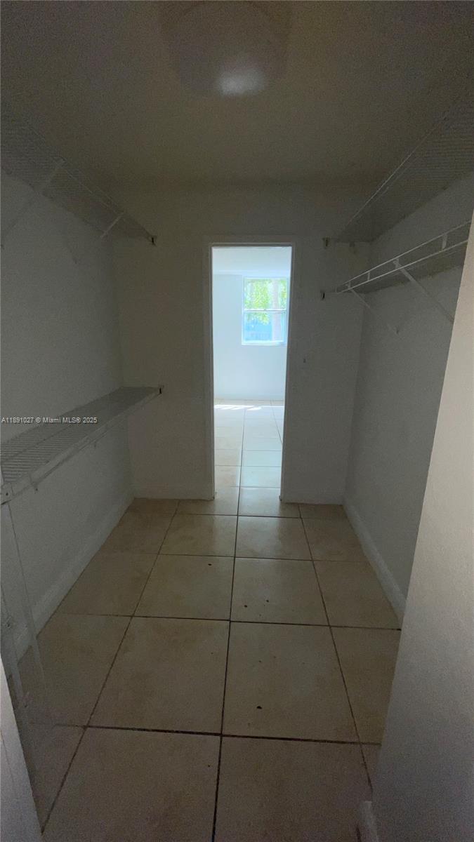 BAYVIEW PALMS CONDO - Residential Lease