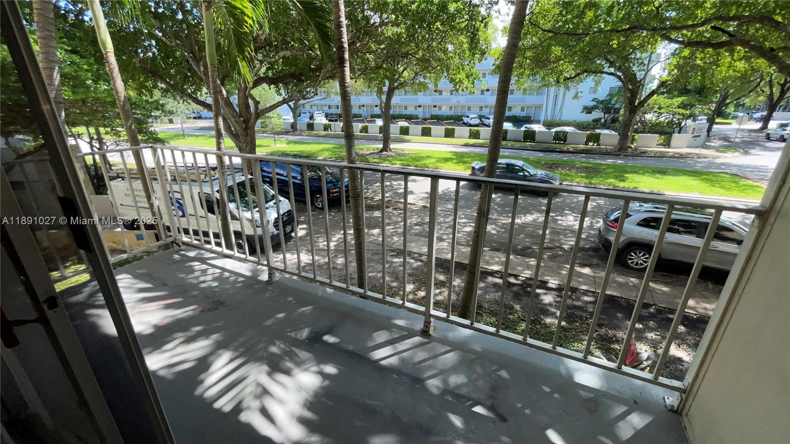 BAYVIEW PALMS CONDO - Residential Lease