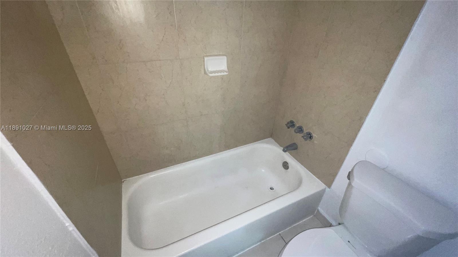 BAYVIEW PALMS CONDO - Residential Lease