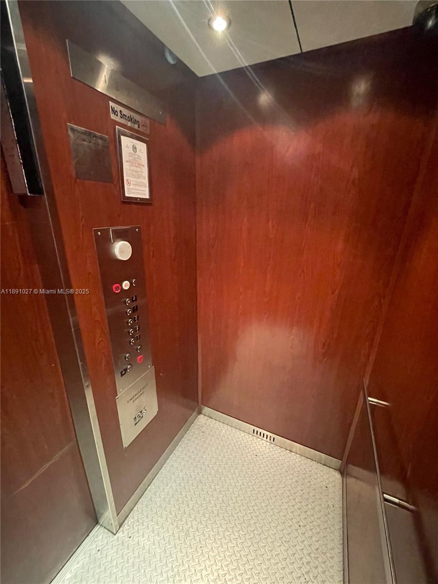 BAYVIEW PALMS CONDO - Residential Lease