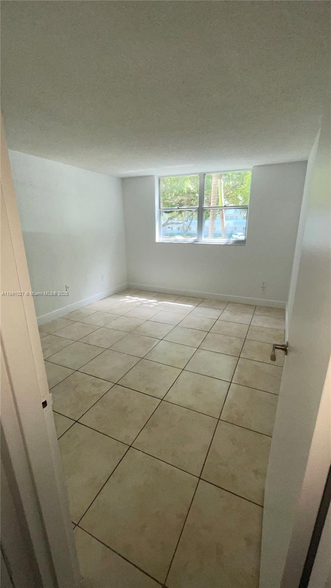 BAYVIEW PALMS CONDO - Residential Lease
