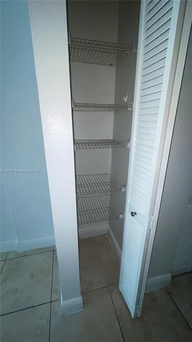 BAYVIEW PALMS CONDO - Residential Lease