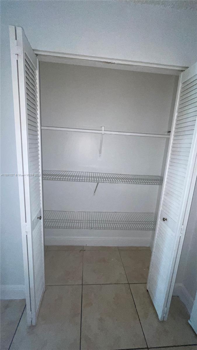 BAYVIEW PALMS CONDO - Residential Lease