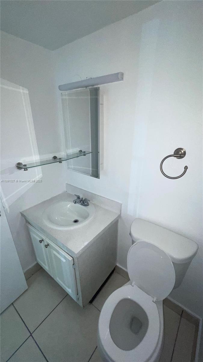 BAYVIEW PALMS CONDO - Residential Lease
