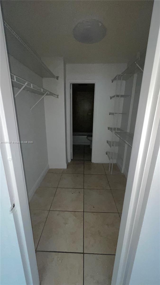BAYVIEW PALMS CONDO - Residential Lease