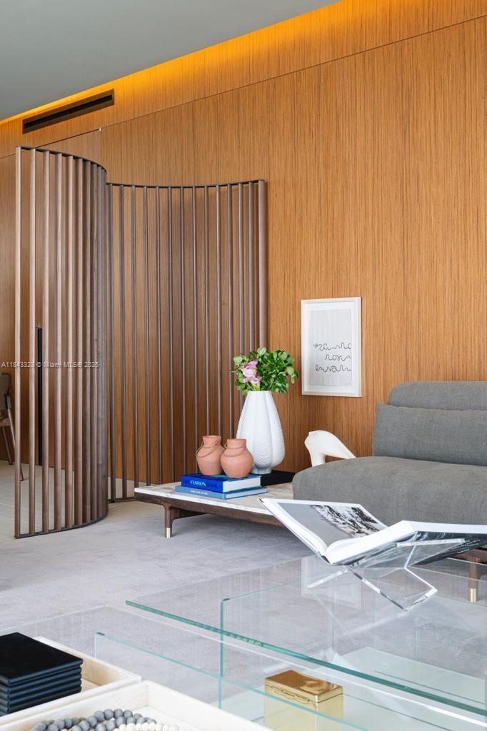 NORTH BISCAYNE BEACH AMEN - Residential