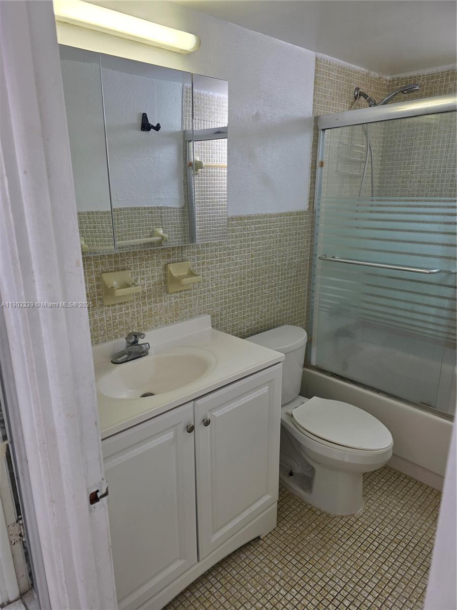 1750 JAMES APARTMENTS CON - Residential