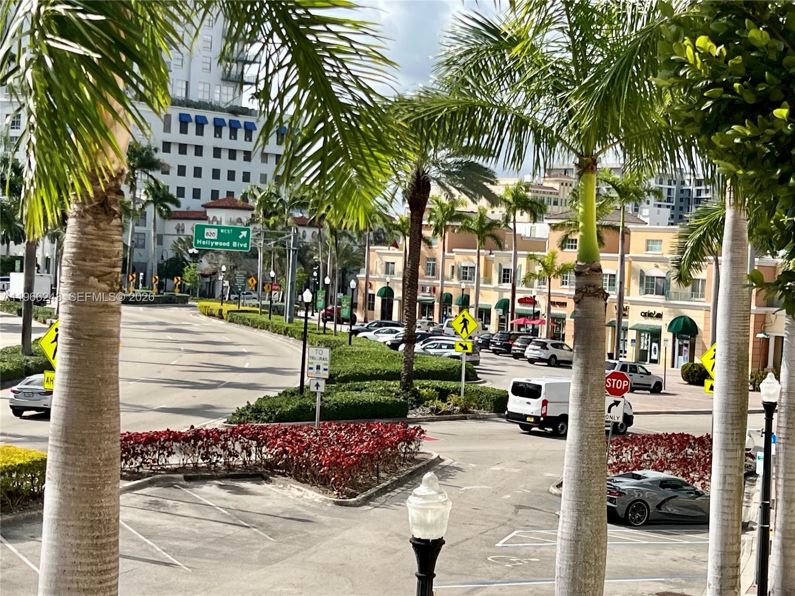 RADIUS CONDO - Residential