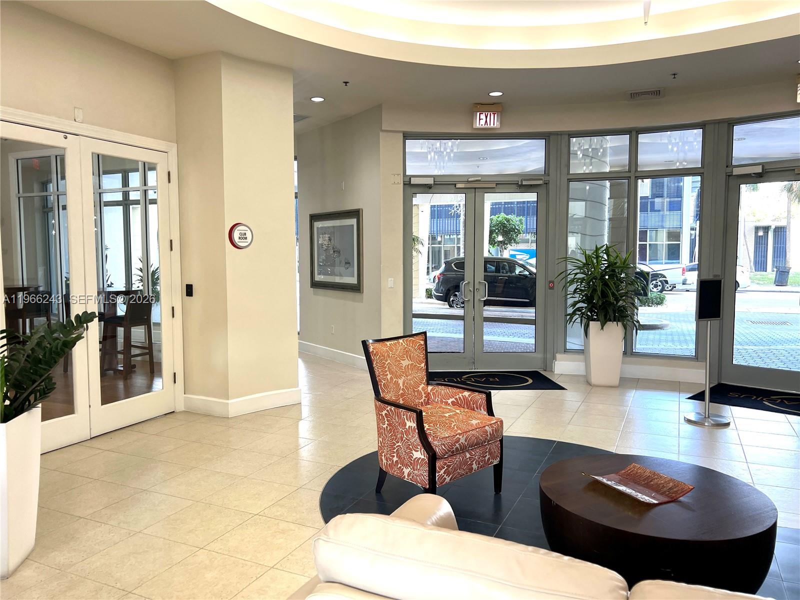 RADIUS CONDO - Residential