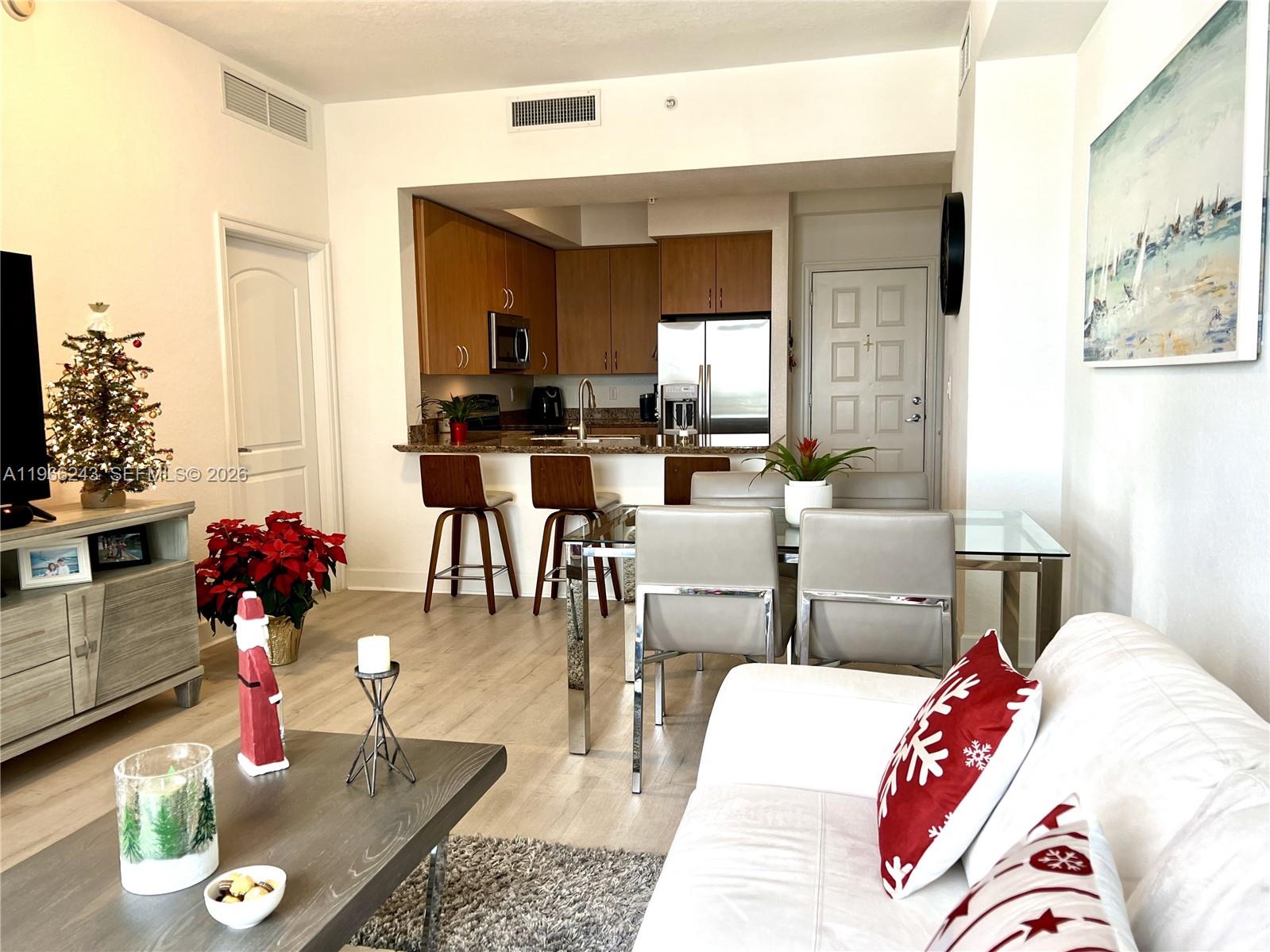 RADIUS CONDO - Residential