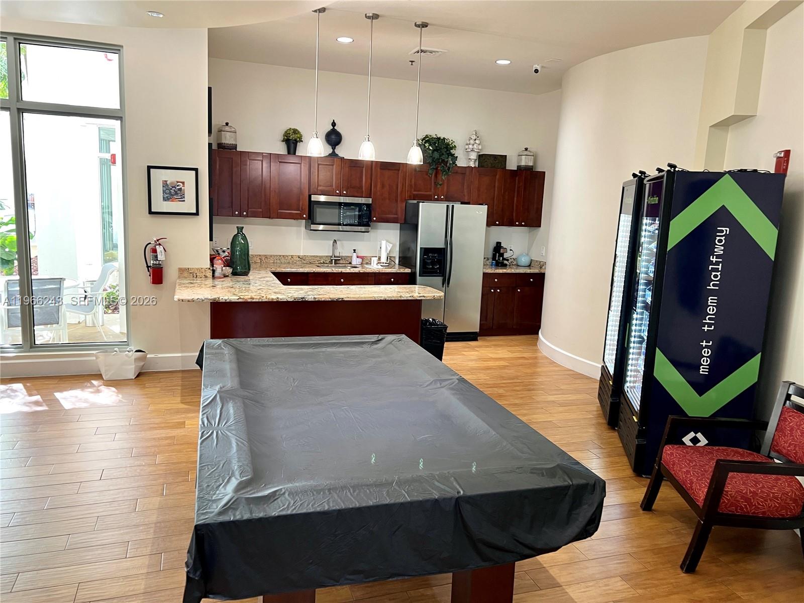 RADIUS CONDO - Residential