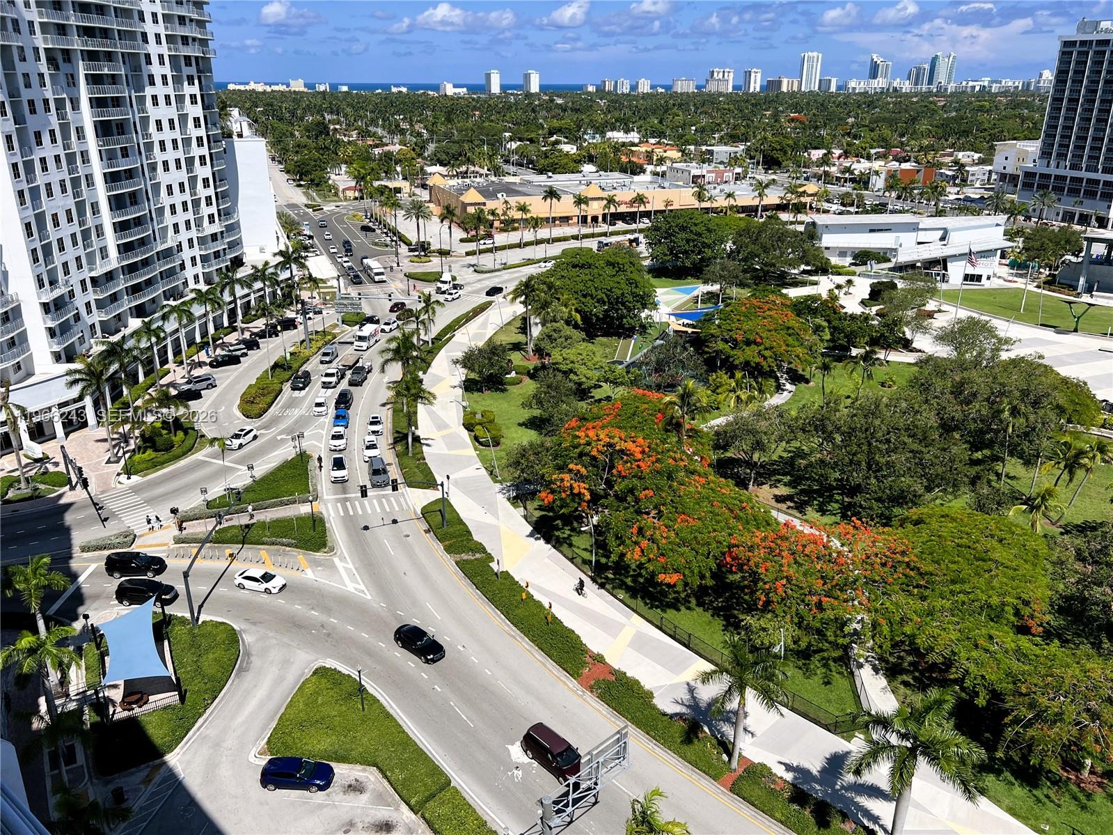 RADIUS CONDO - Residential