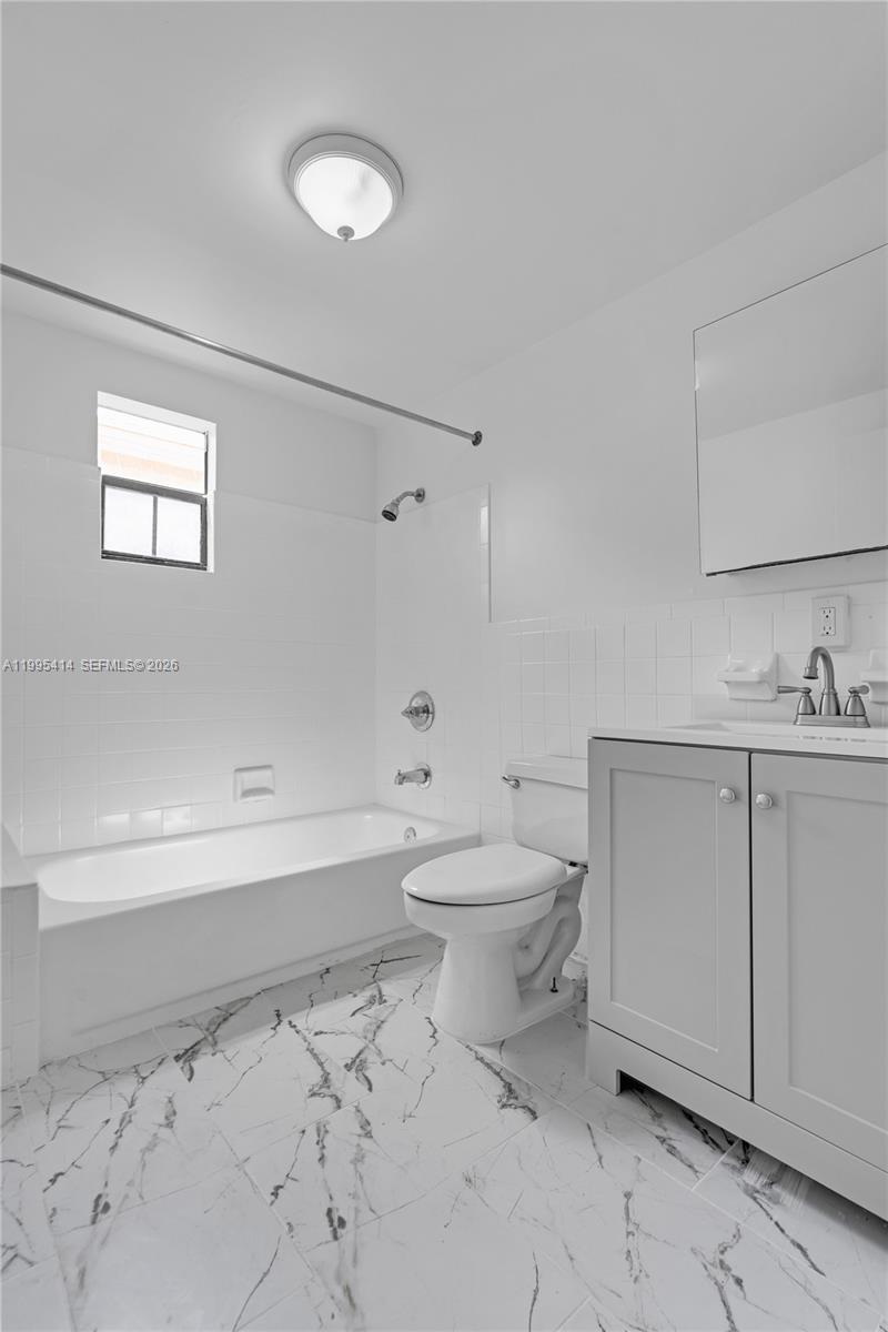 NORTH ROCKMOOR TRACK - Residential Lease