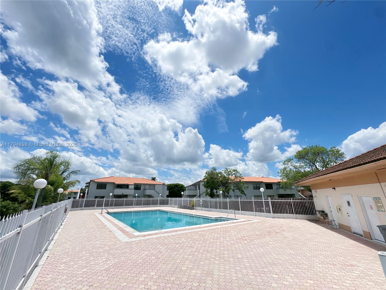 14905 Sw 80th St 211, Miami, Broward County, Florida - 1 Bedrooms  
1 Bathrooms - 
