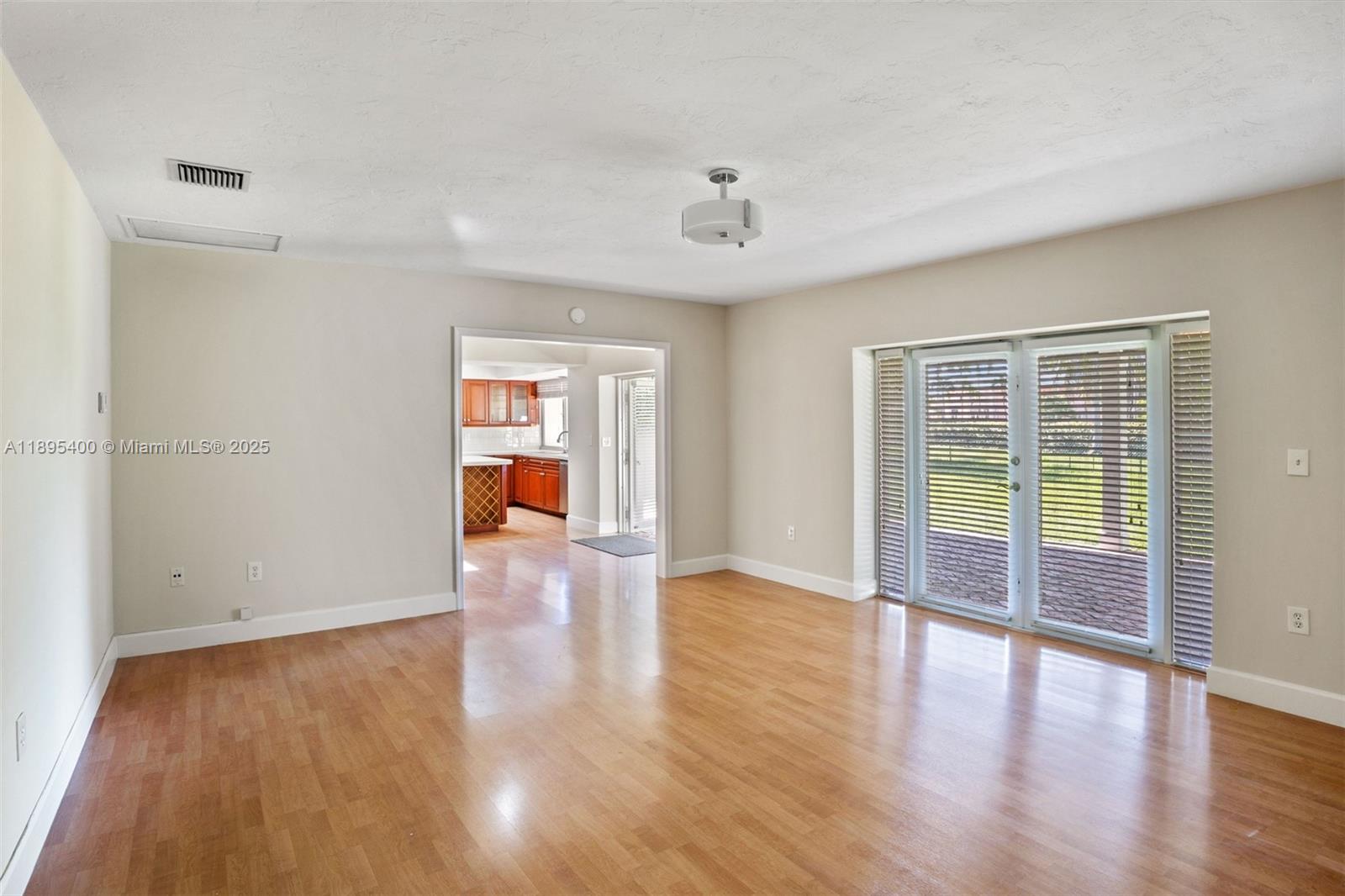 KINGS CREEK - Residential Lease